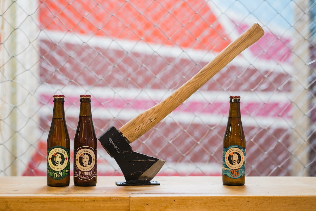 Axes and La Virgen, the perfect combination