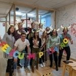 Grupo de amigos disfrazados celebrando su cumpleaños en Urban Safari